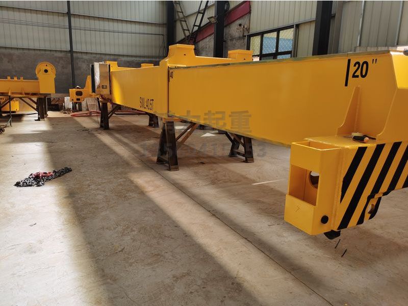 不會(huì)檢查集裝箱吊具的吊鉤，吊具廠(chǎng)家來(lái)教你